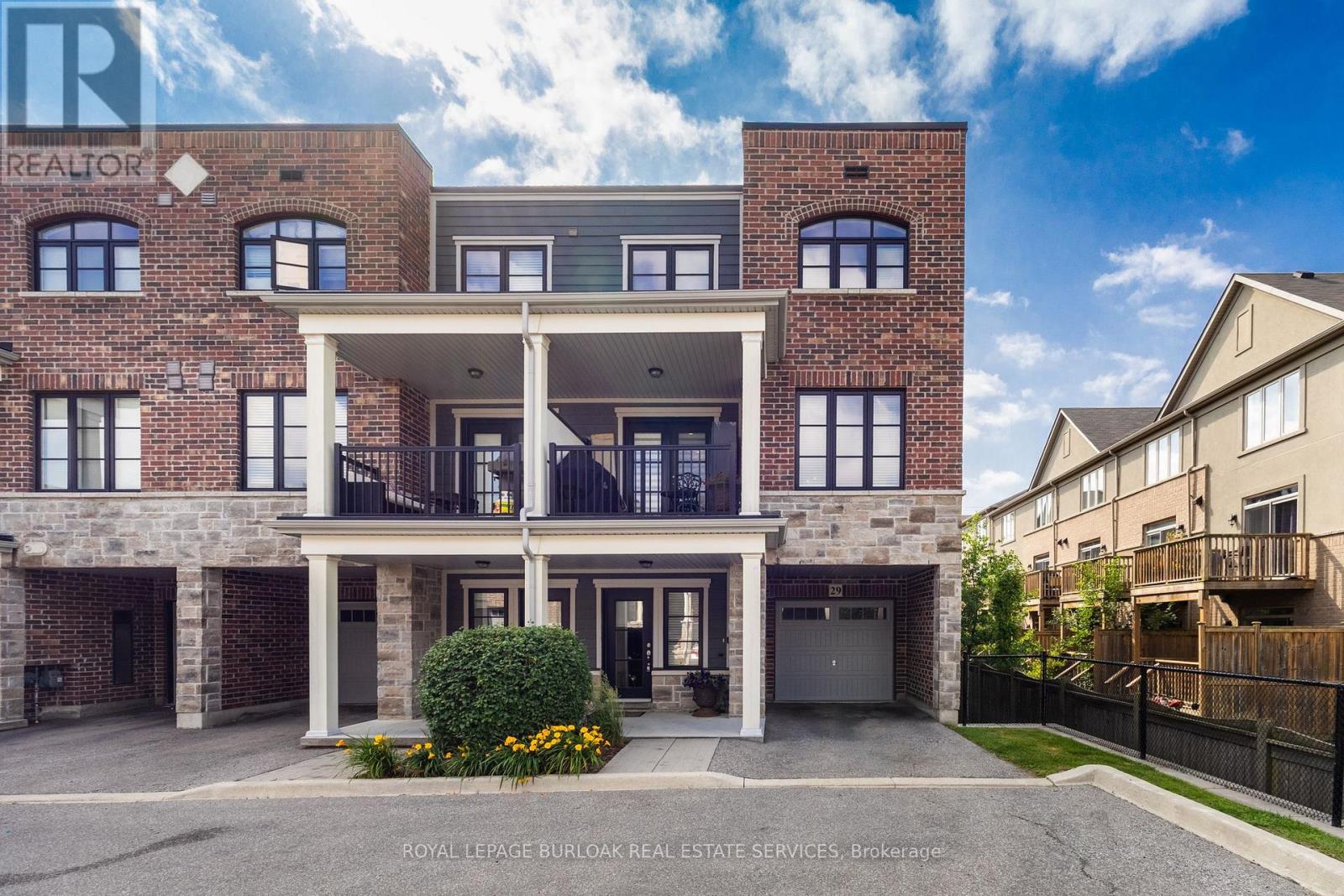 #29 219 DUNDAS STREET E - 3