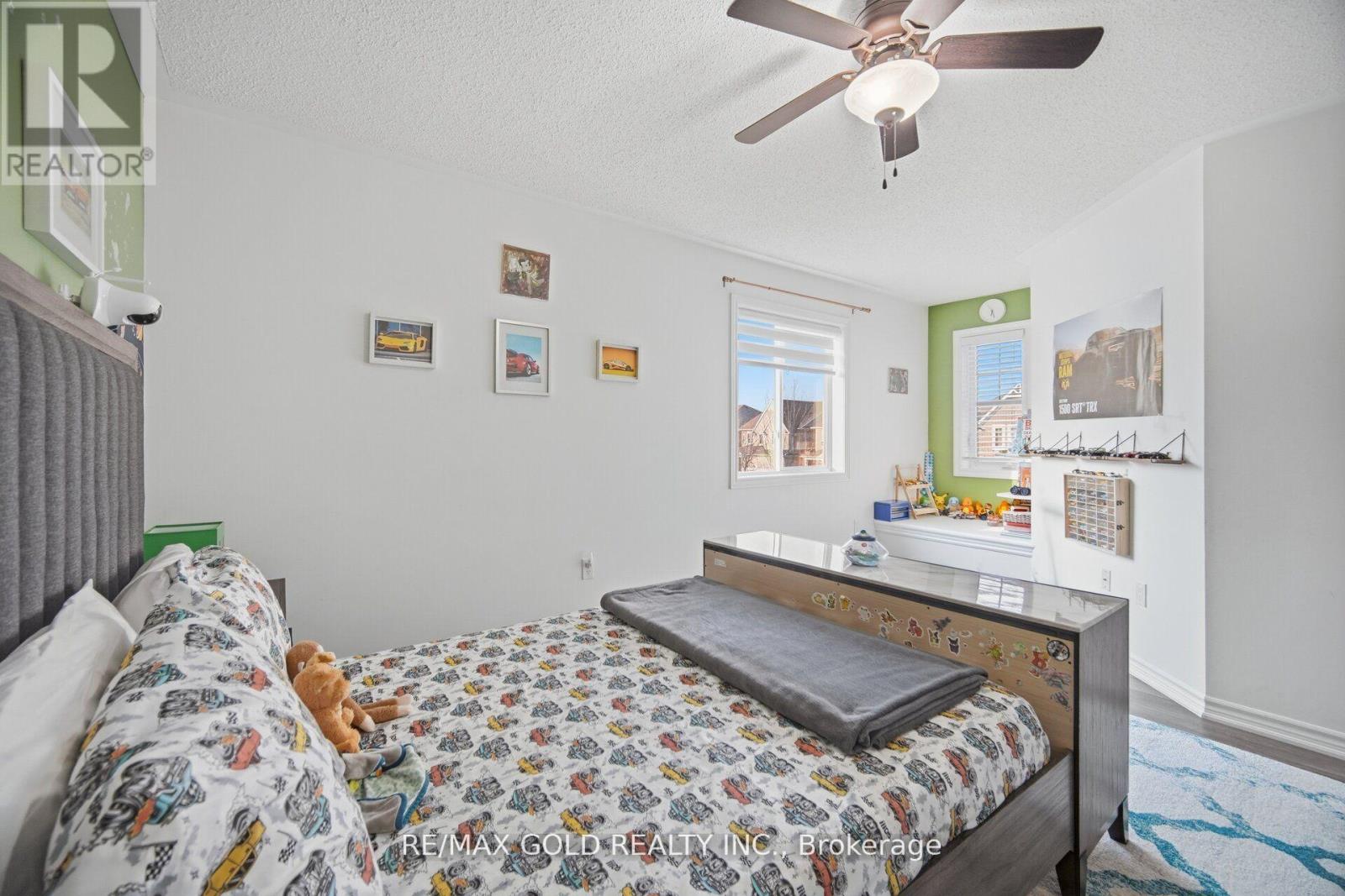 330 WALLACE STREET - 32