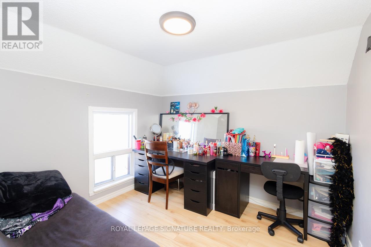 317 BRITANNIA AVENUE - 24
