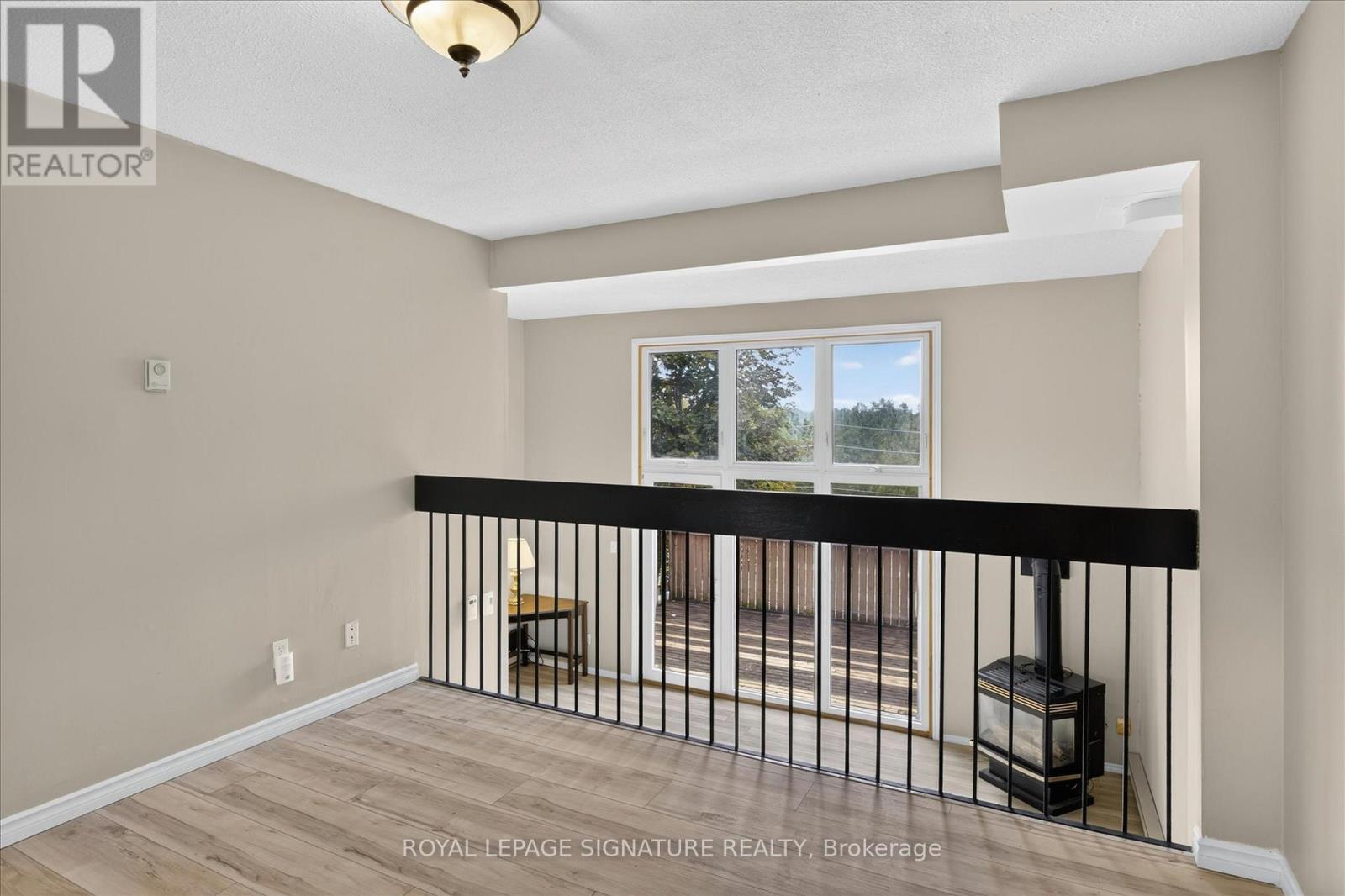 #36 30 CHAMPLAIN CRESCENT - 12