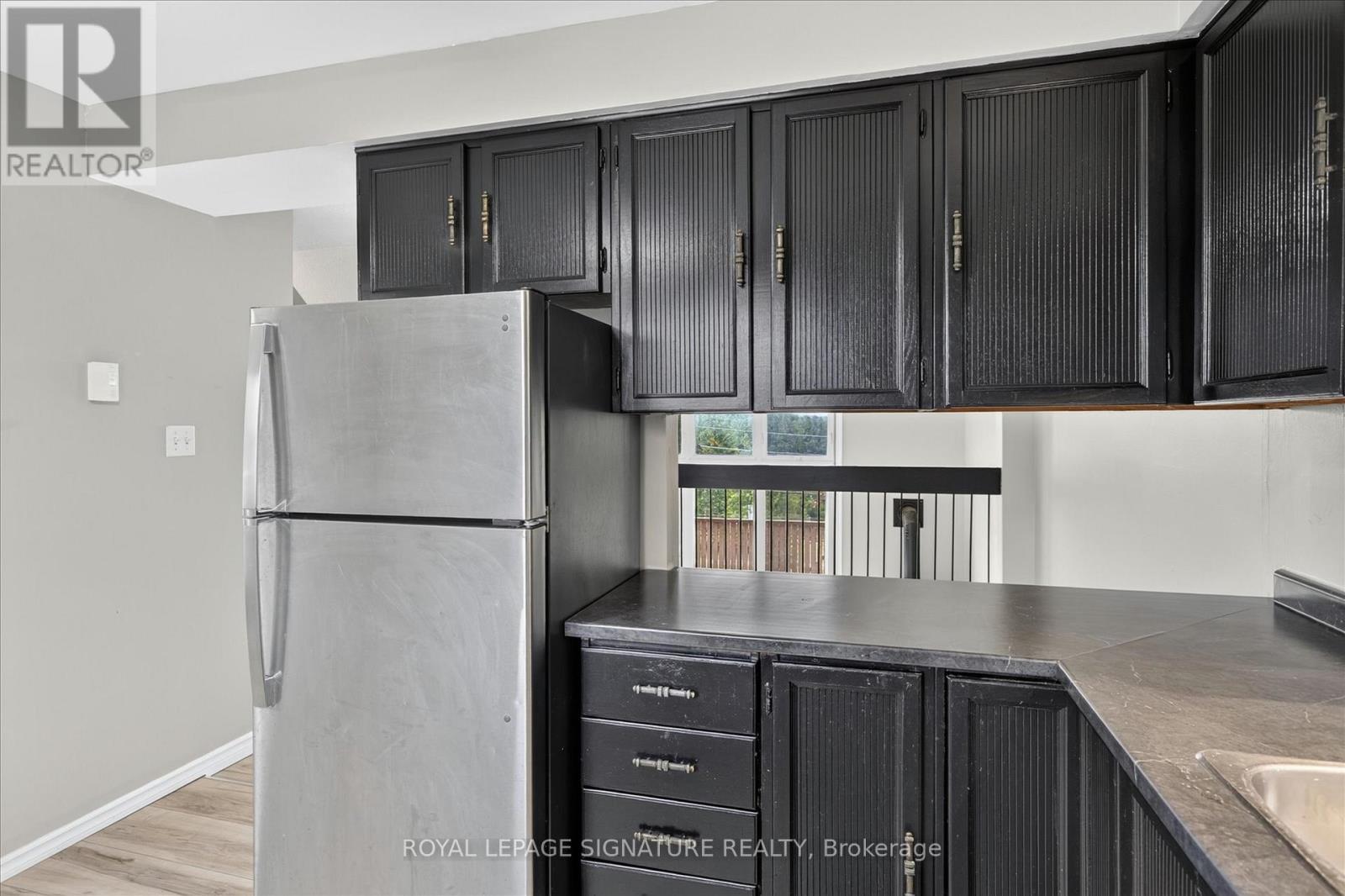 #36 30 CHAMPLAIN CRESCENT - 18