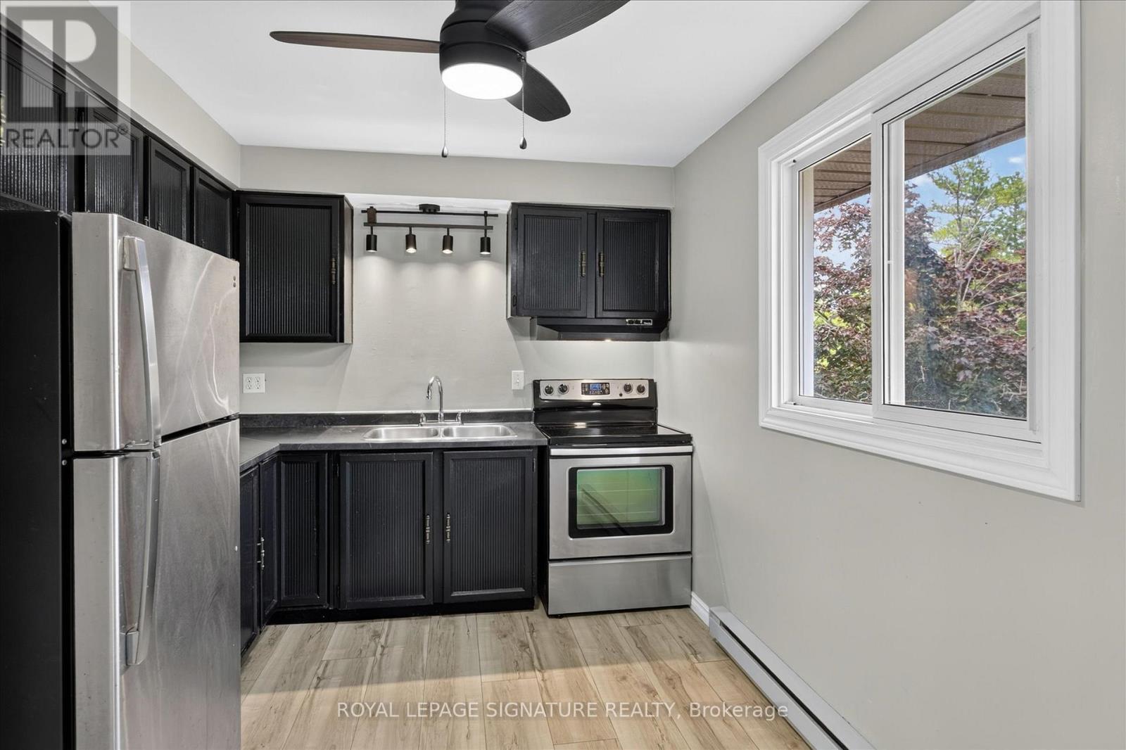 #36 30 CHAMPLAIN CRESCENT - 20