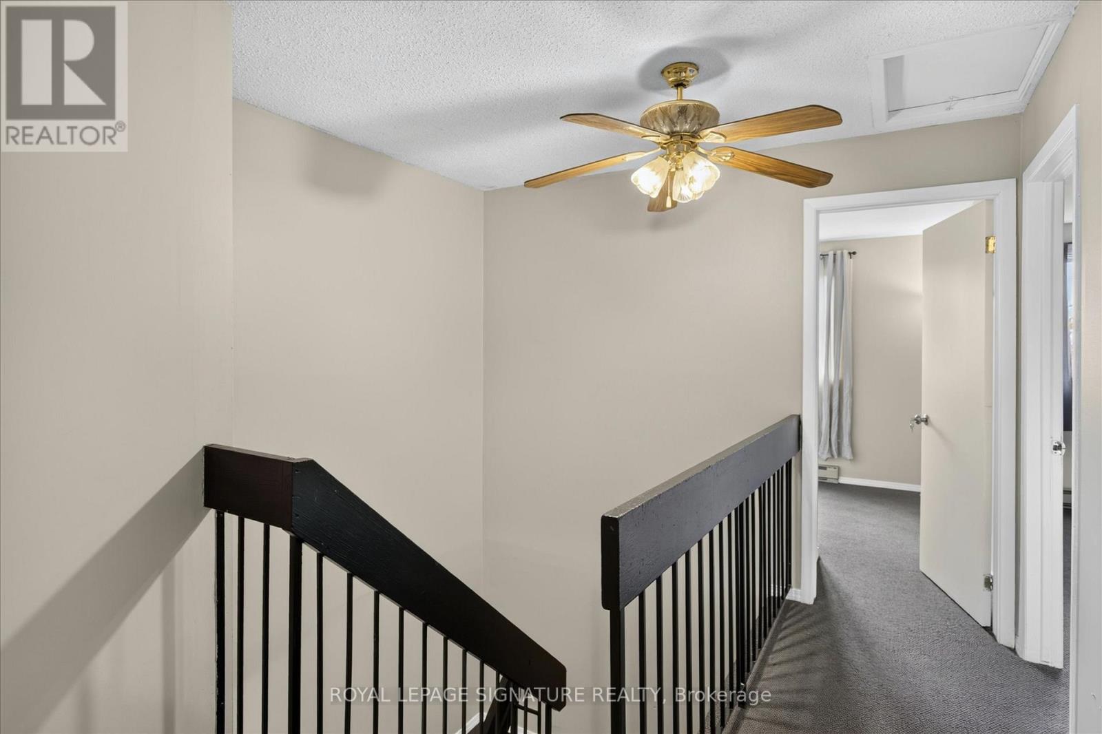 #36 30 CHAMPLAIN CRESCENT - 25
