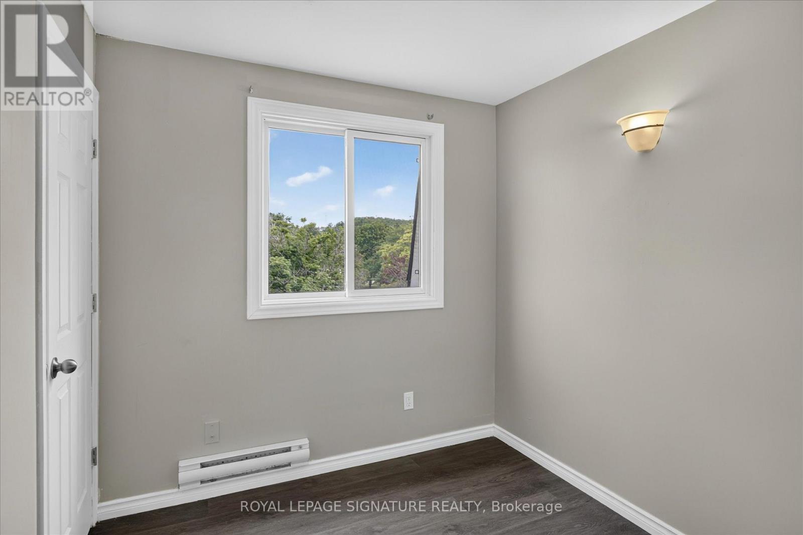 #36 30 CHAMPLAIN CRESCENT - 26