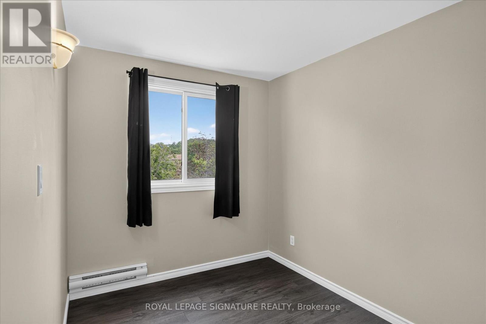 #36 30 CHAMPLAIN CRESCENT - 30