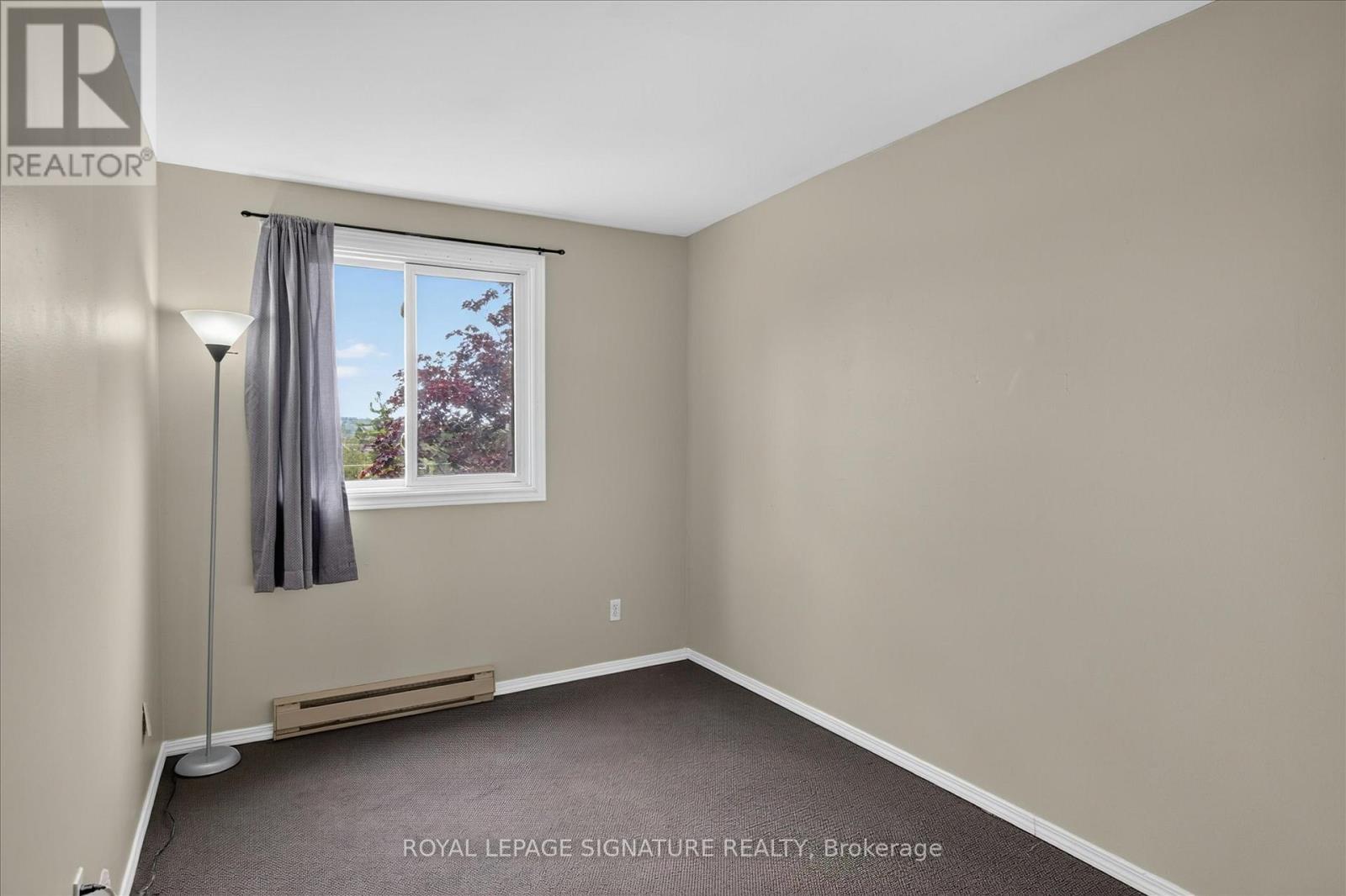 #36 30 CHAMPLAIN CRESCENT - 32