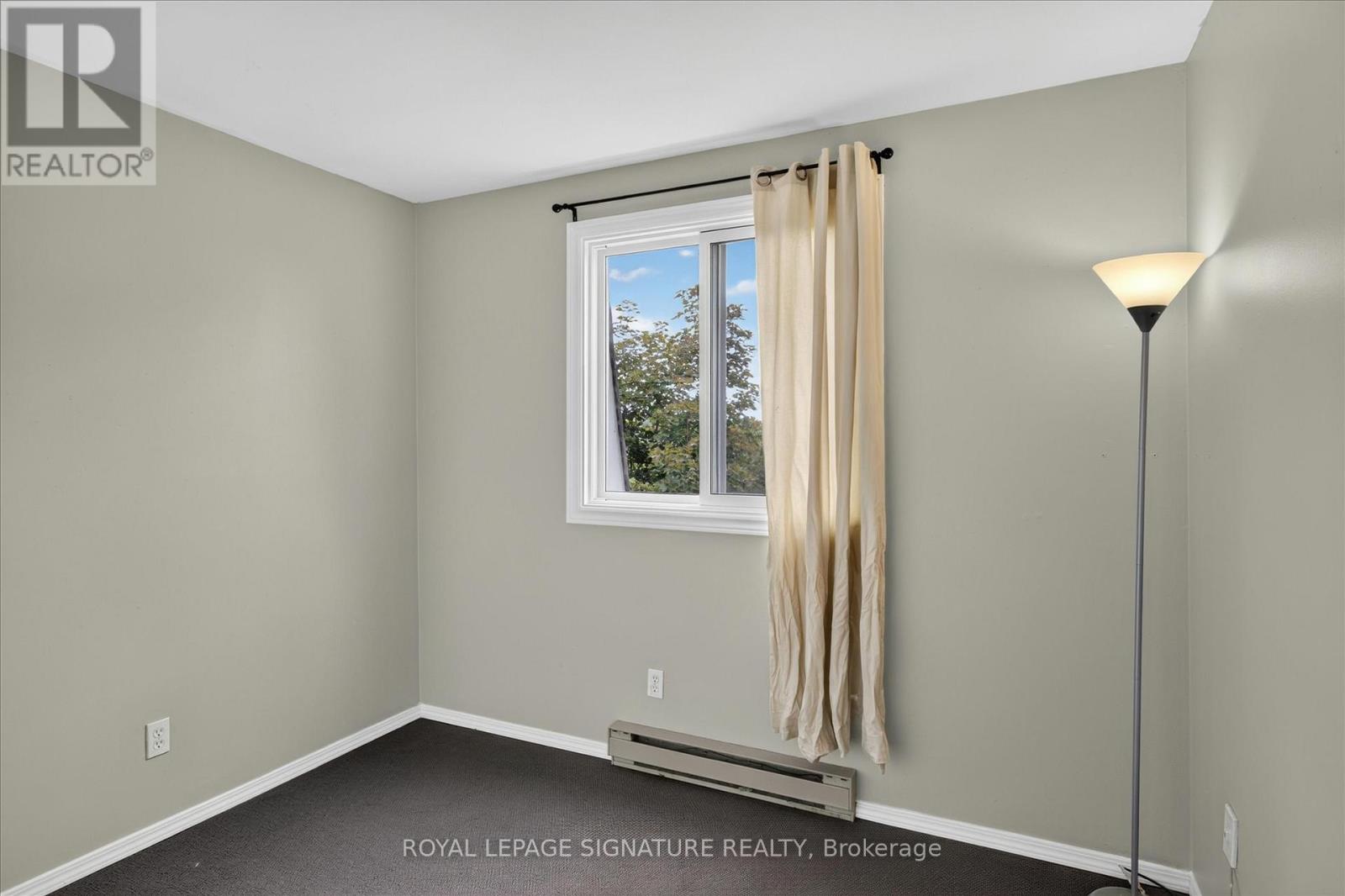 #36 30 CHAMPLAIN CRESCENT - 34