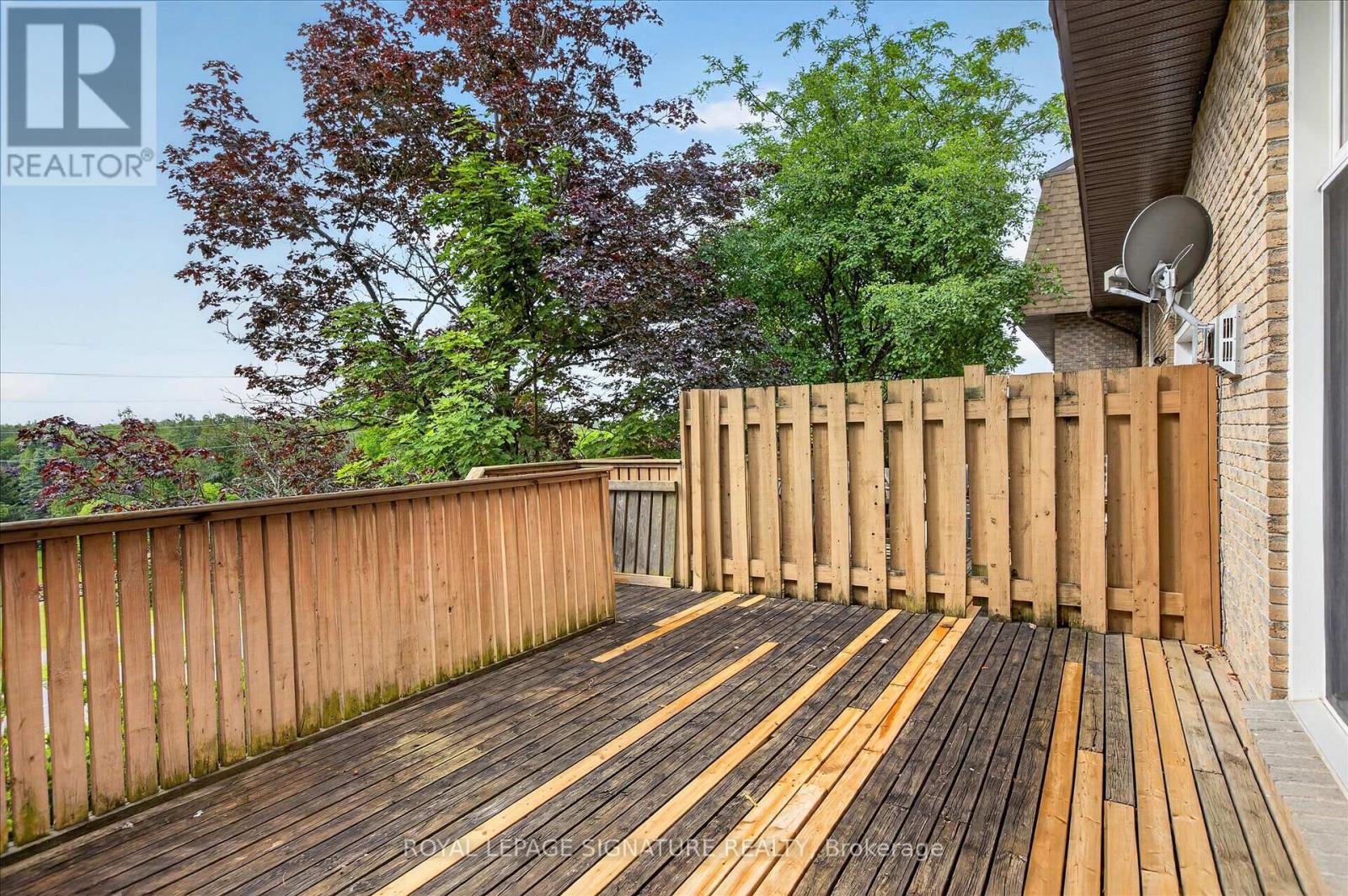 #36 30 CHAMPLAIN CRESCENT - 37