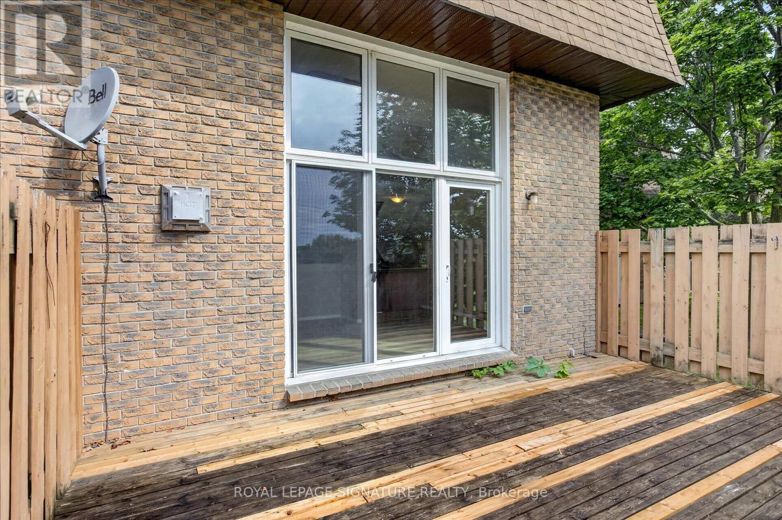 #36 30 CHAMPLAIN CRESCENT - 39