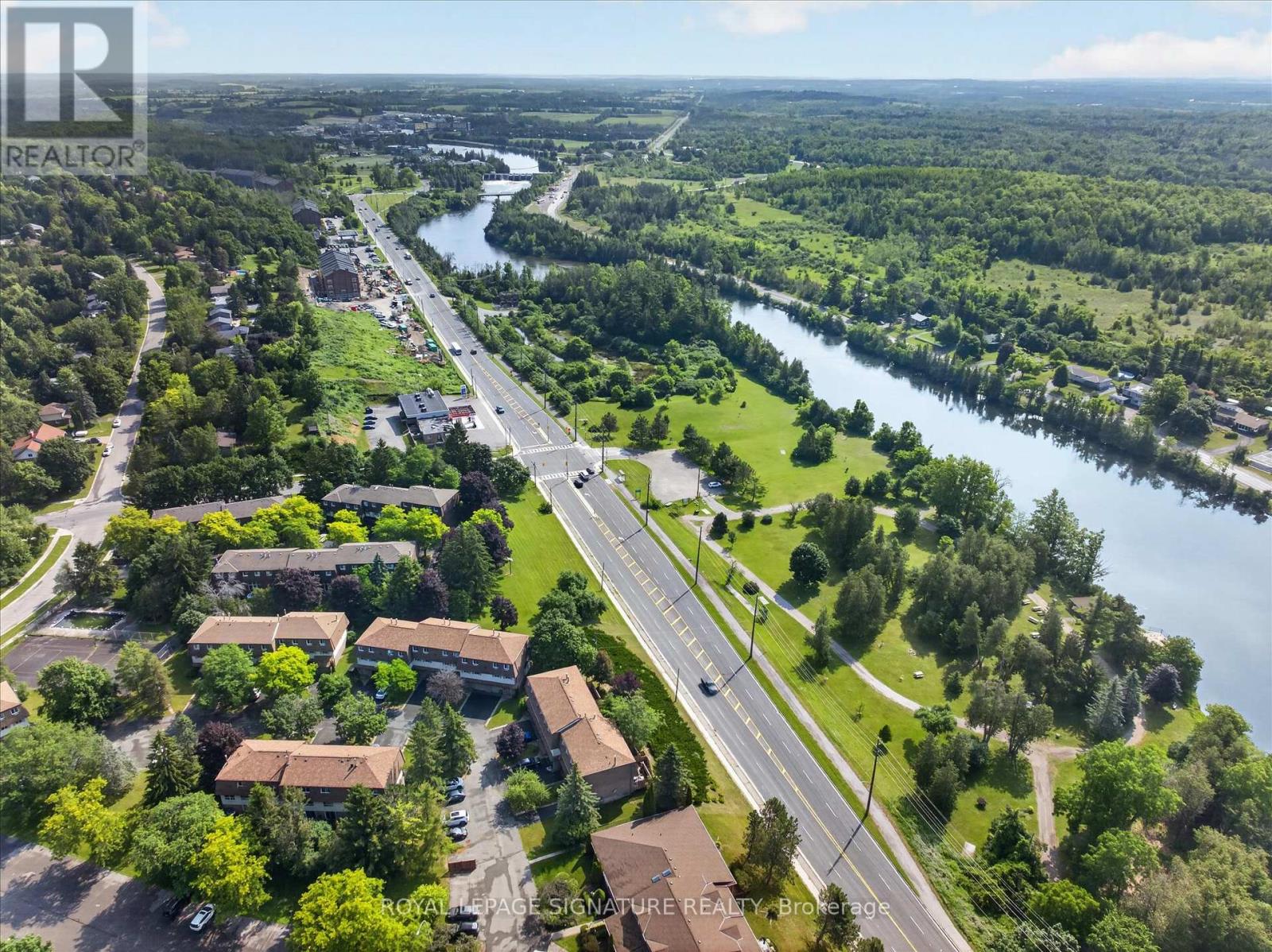 #36 30 CHAMPLAIN CRESCENT - 4