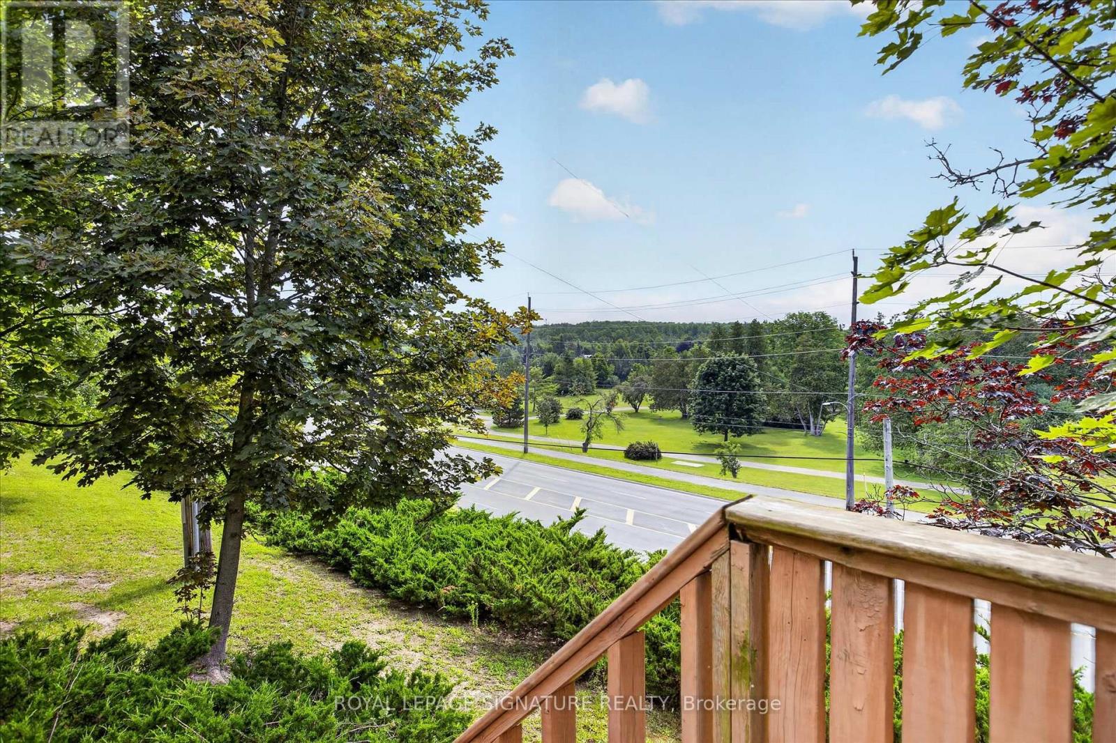 #36 30 CHAMPLAIN CRESCENT - 40