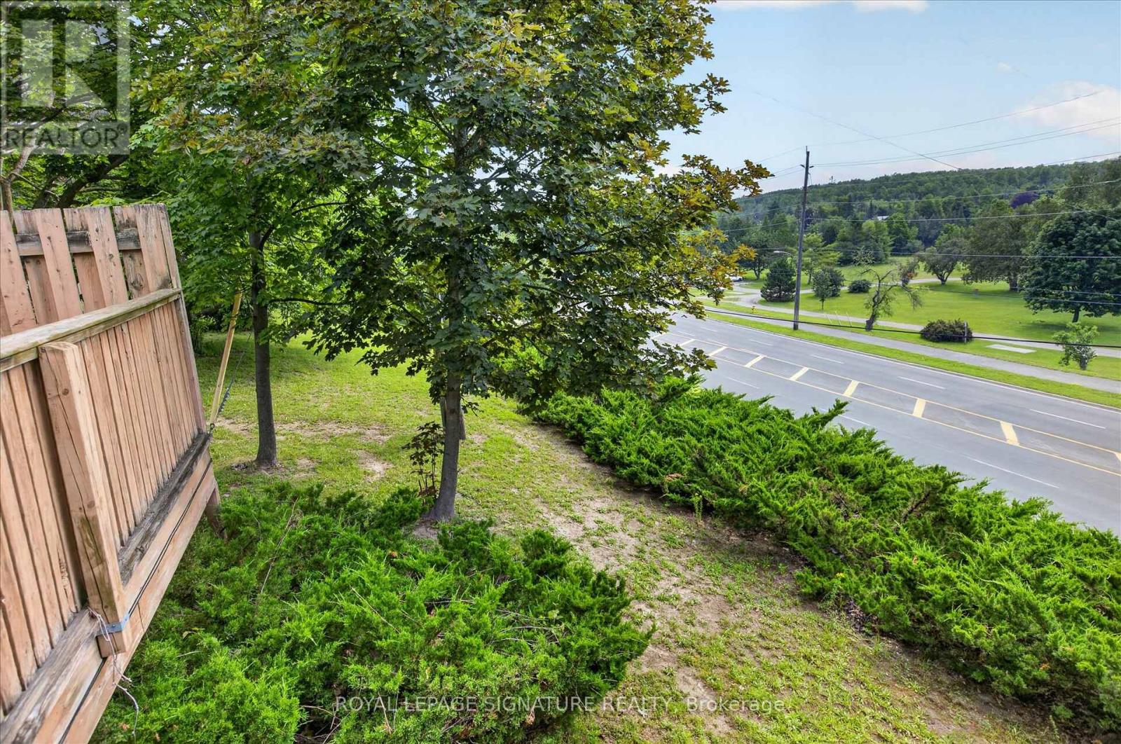 #36 30 CHAMPLAIN CRESCENT - 42