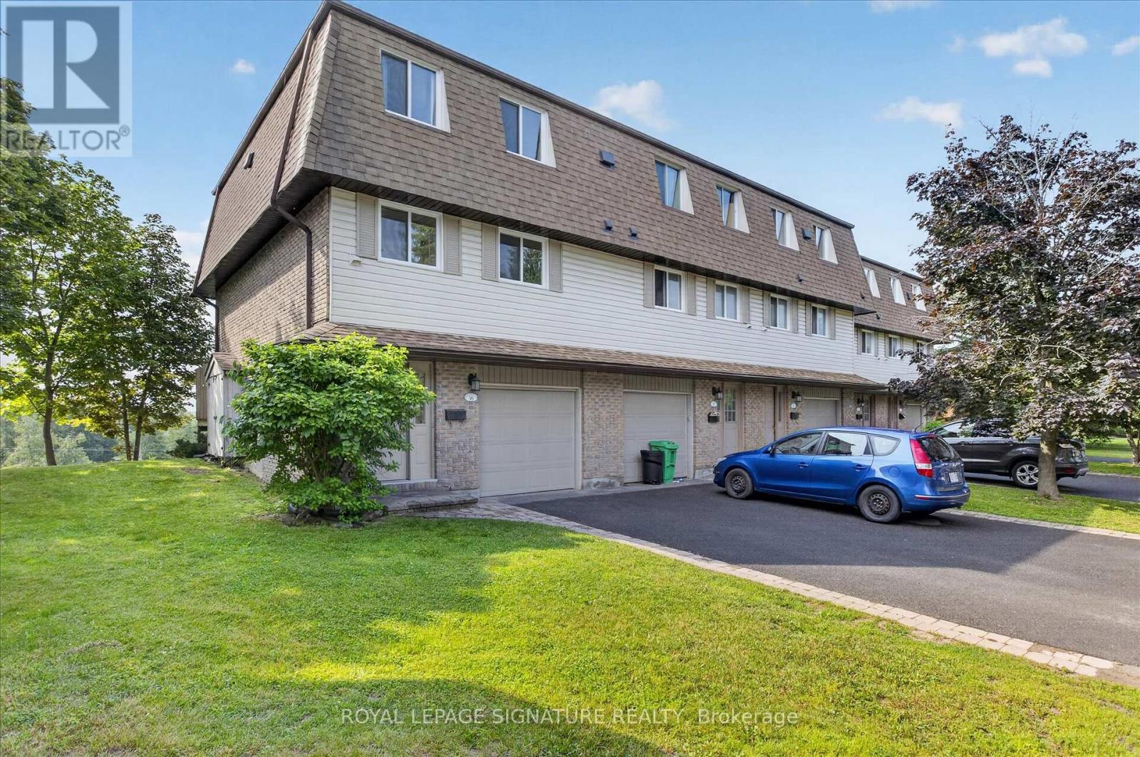 #36 30 CHAMPLAIN CRESCENT - 43