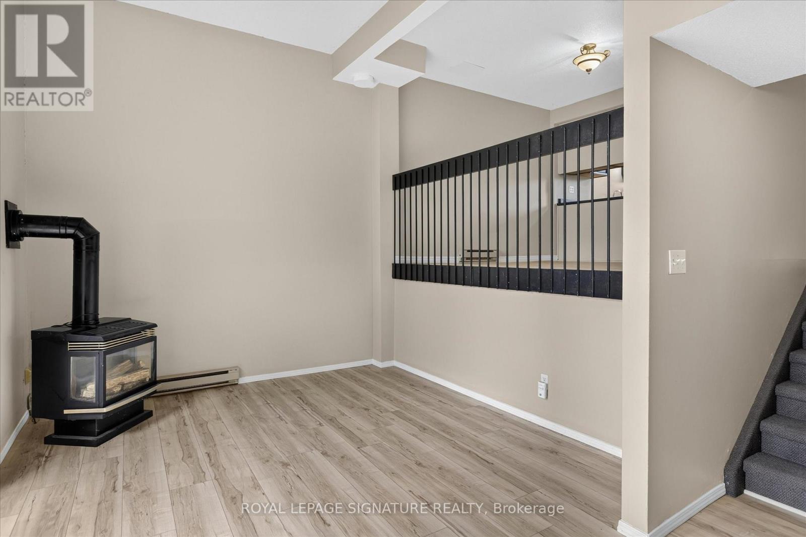 #36 30 CHAMPLAIN CRESCENT - 7
