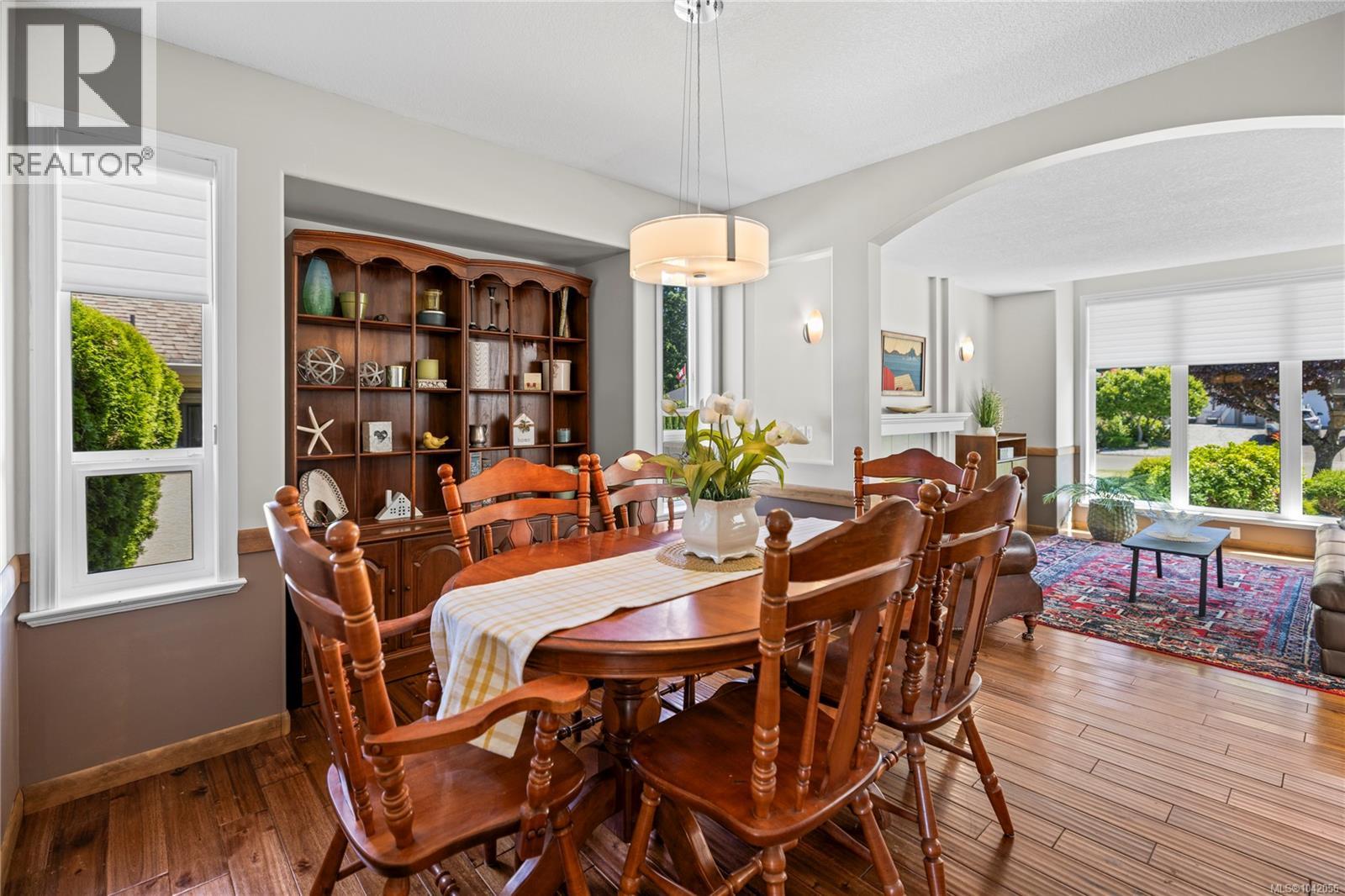696 Redwood Dr - 10