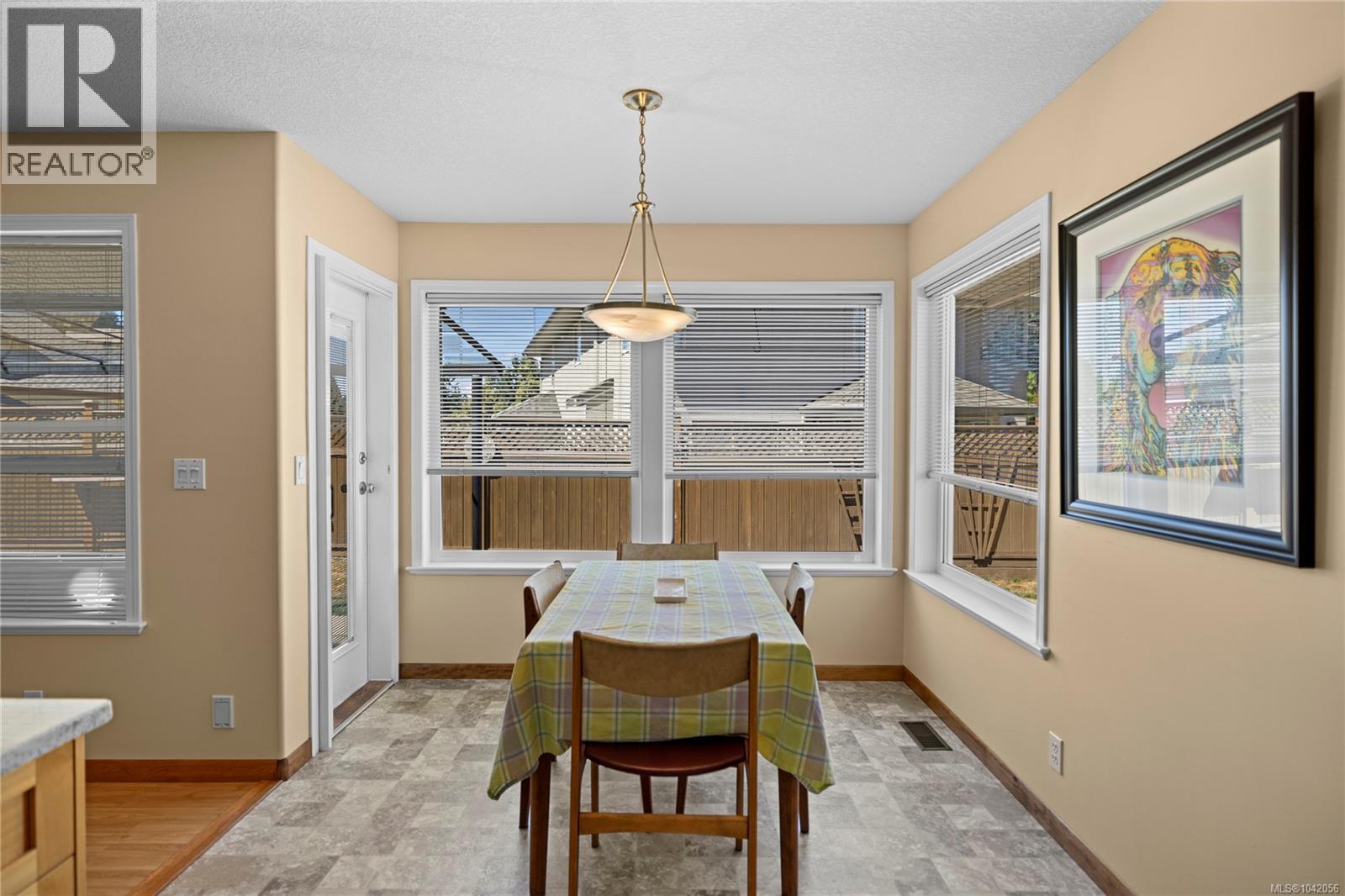 696 Redwood Dr - 11