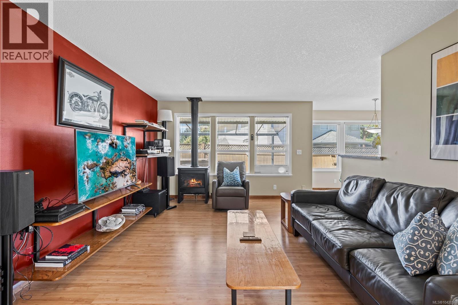 696 Redwood Dr - 12