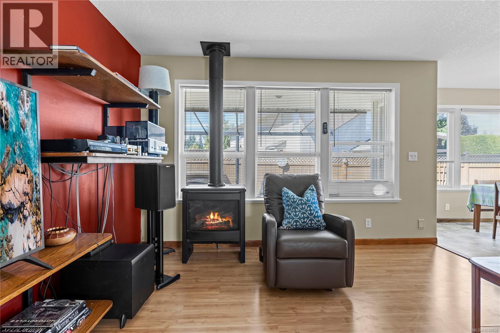 696 Redwood Dr - 15