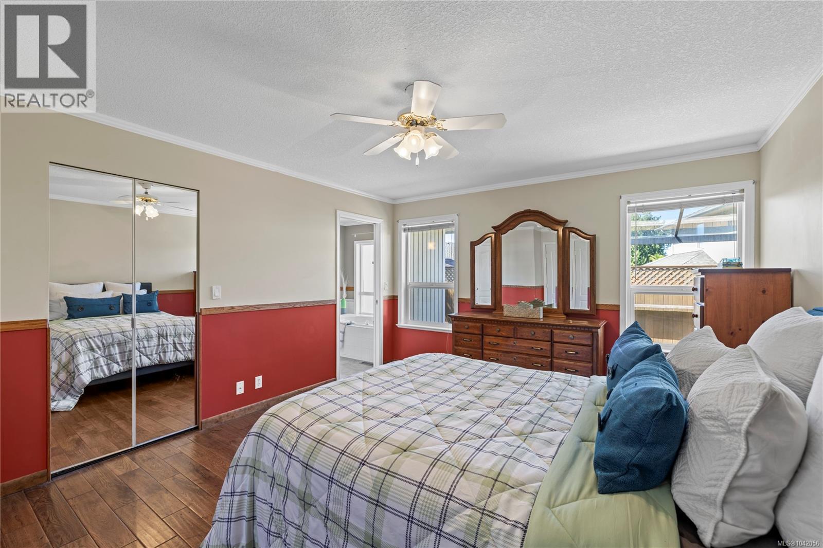 696 Redwood Dr - 18