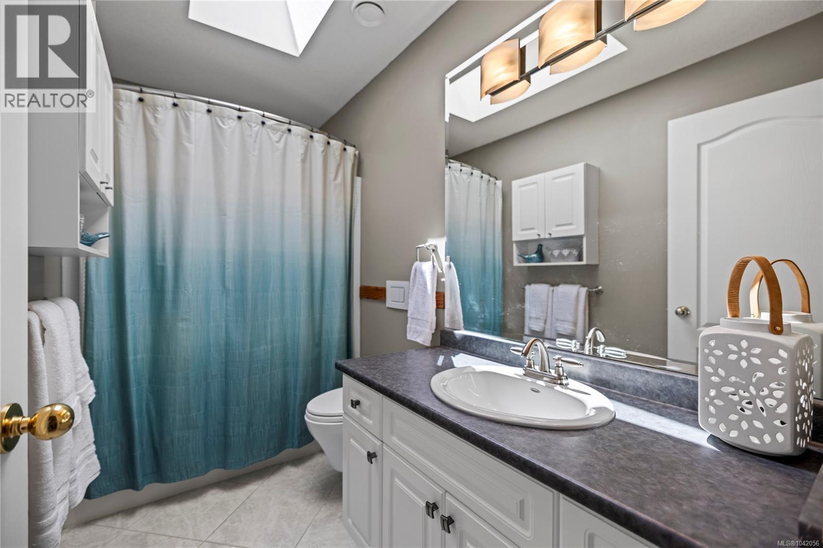 696 Redwood Dr - 24