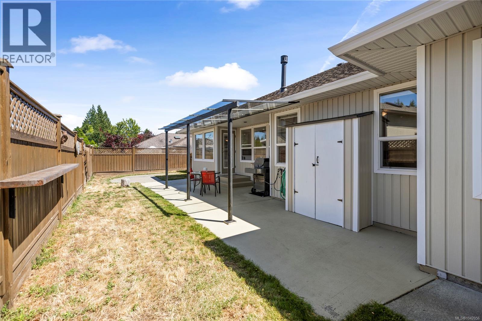 696 Redwood Dr - 33