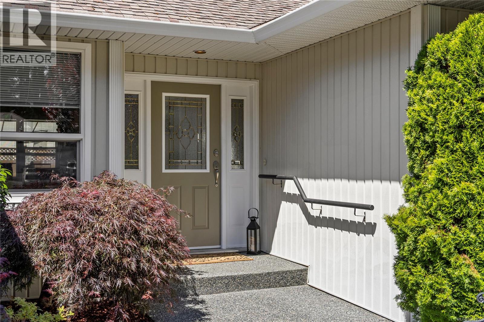 696 Redwood Dr - 37