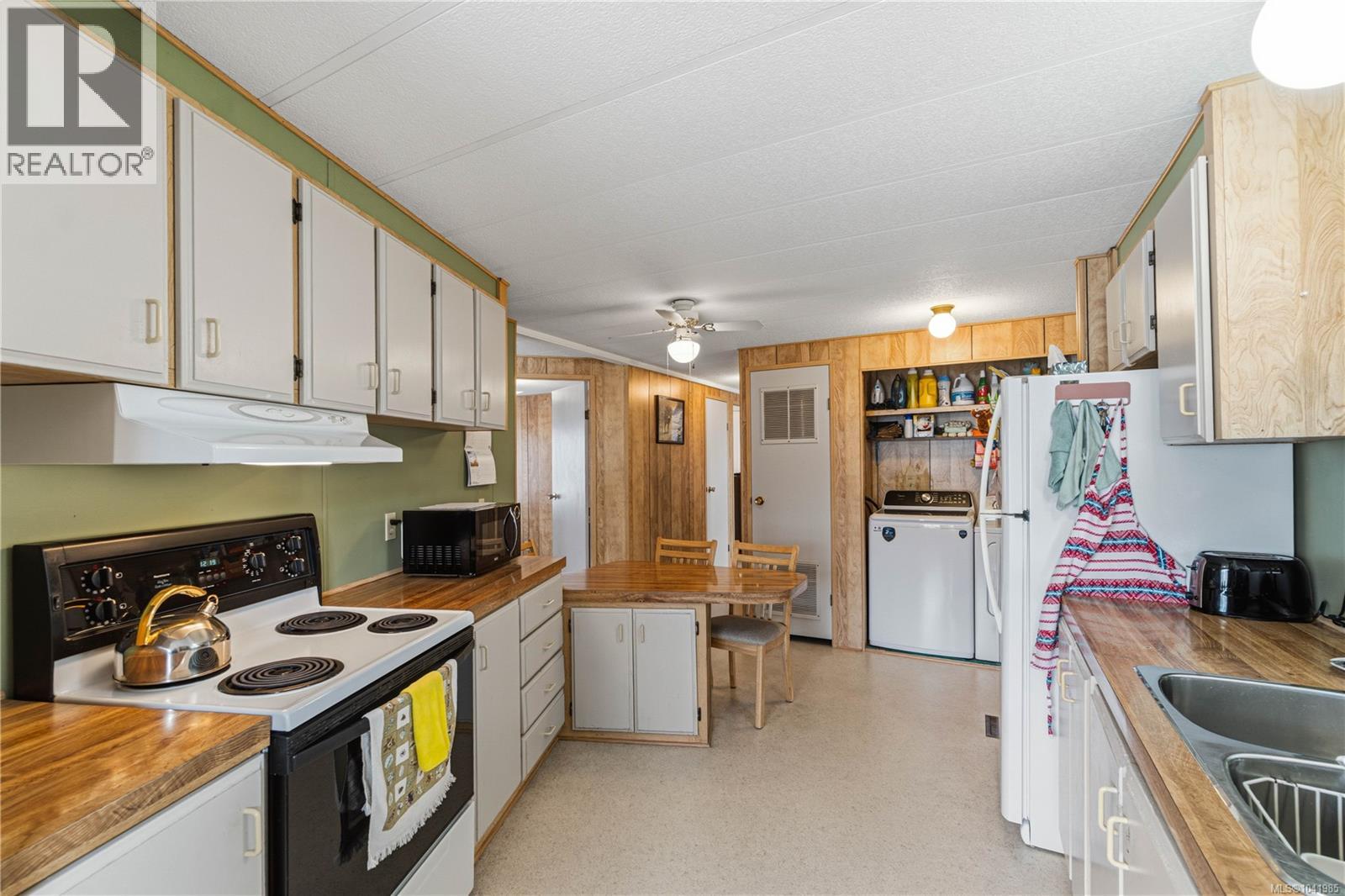 #15 4935 Broughton St - 10