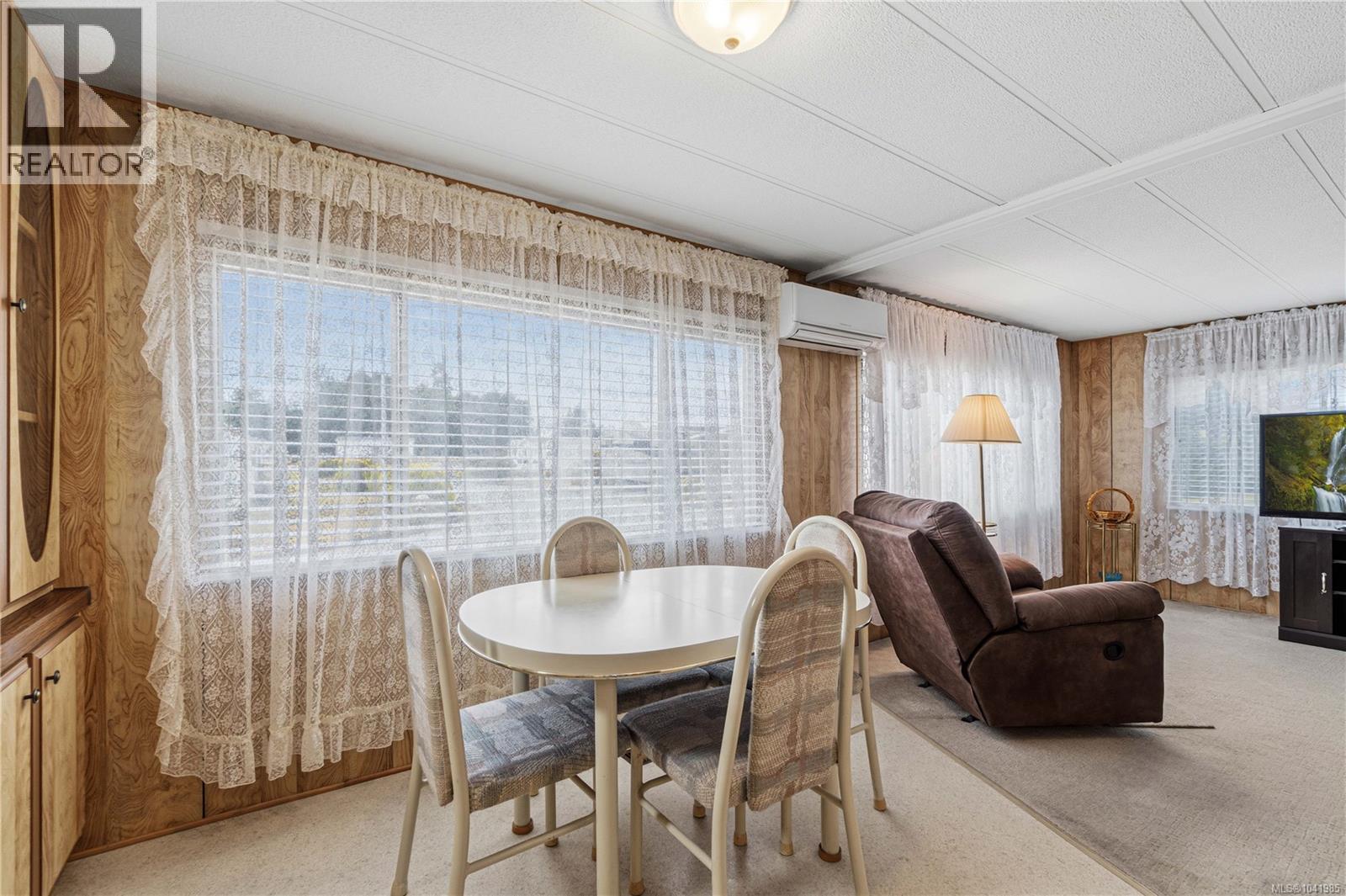 #15 4935 Broughton St - 12