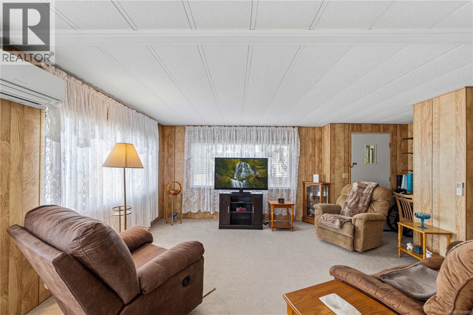 #15 4935 Broughton St - 14