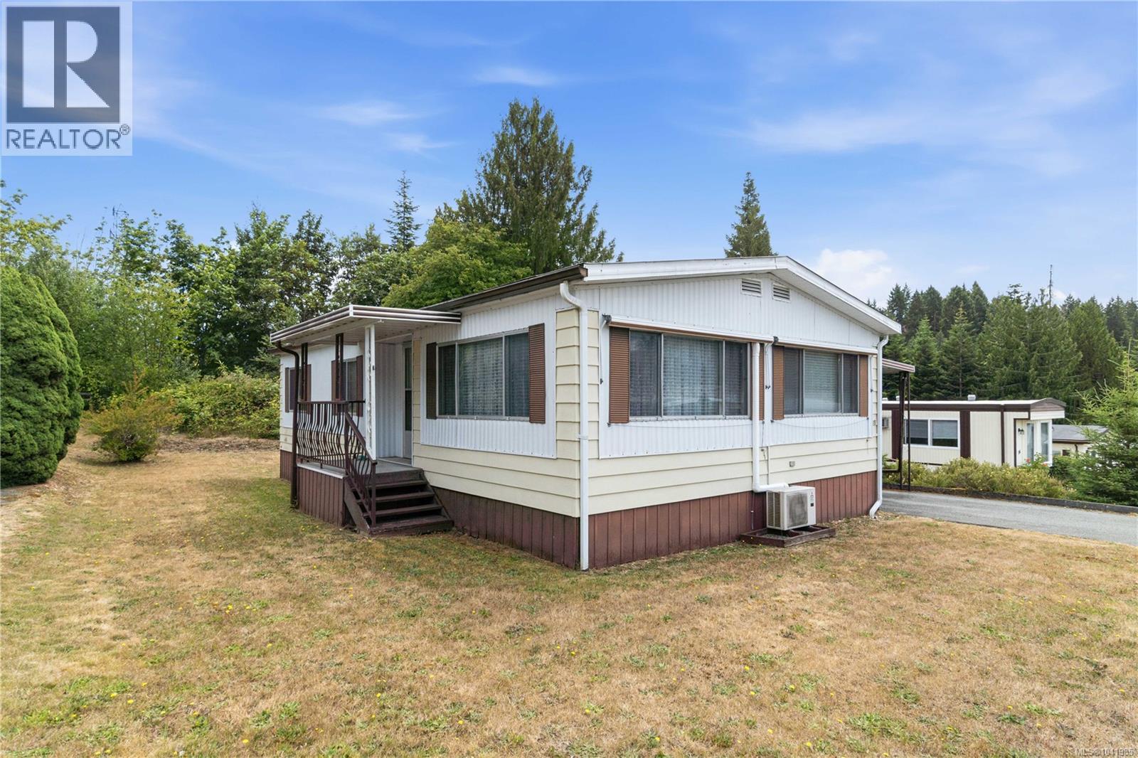 #15 4935 Broughton St - 2