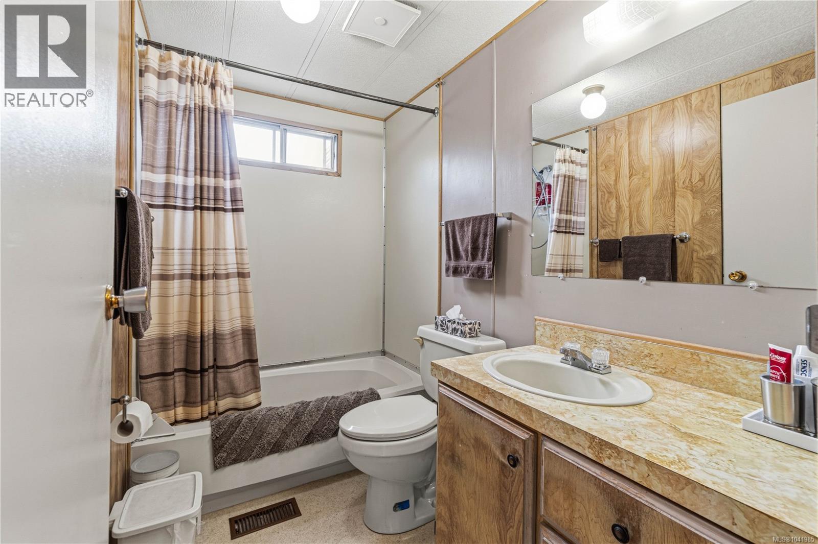 #15 4935 Broughton St - 21