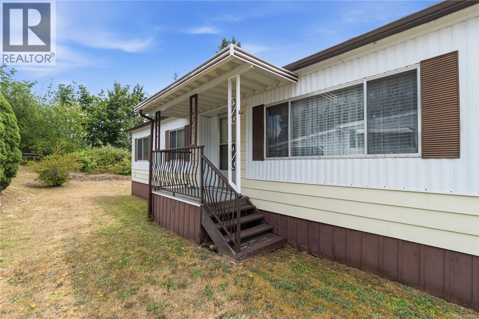 #15 4935 Broughton St - 24