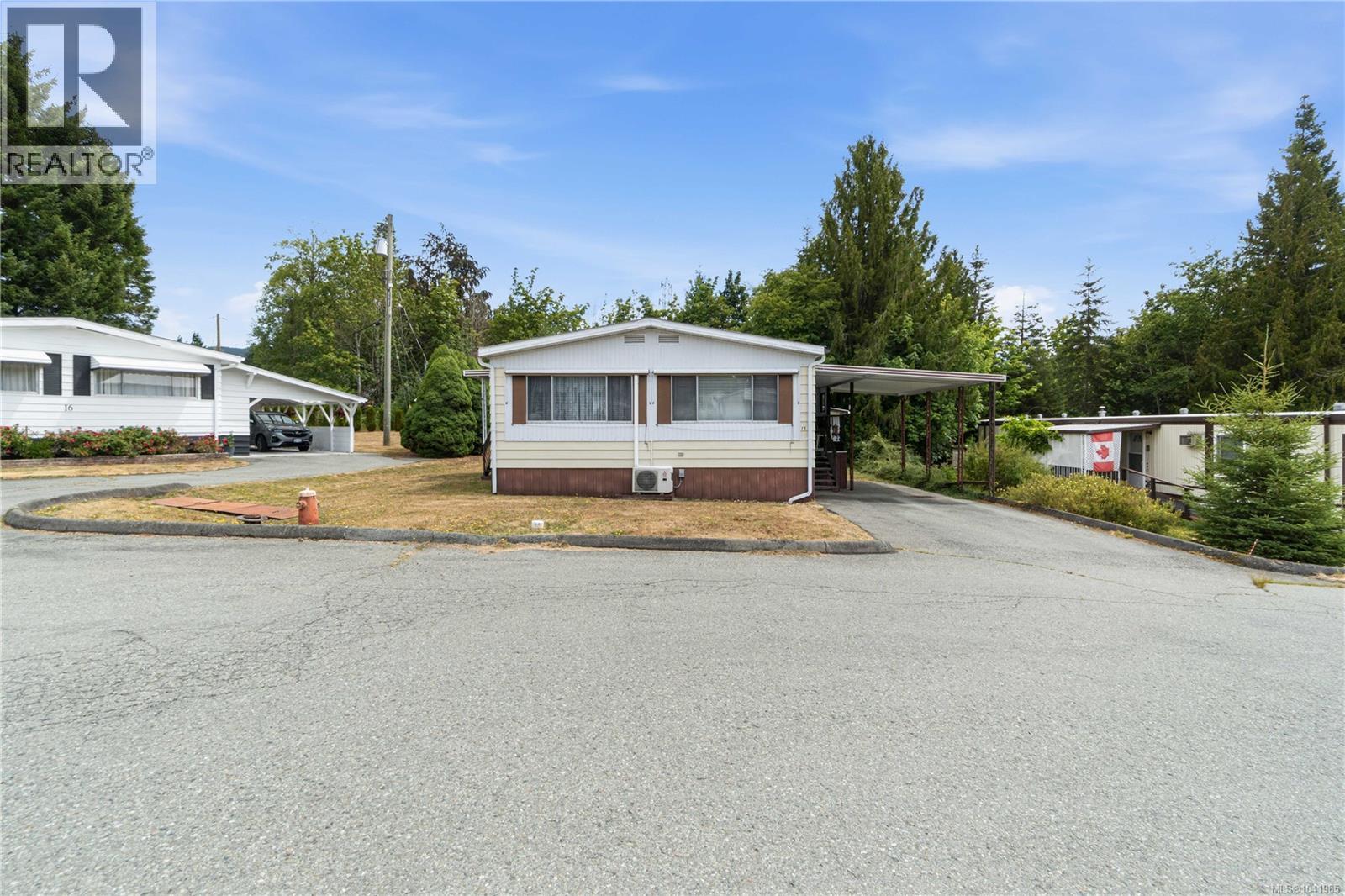 #15 4935 Broughton St - 25
