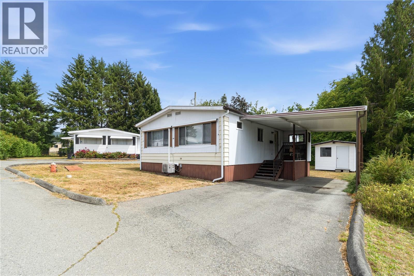 #15 4935 Broughton St - 4