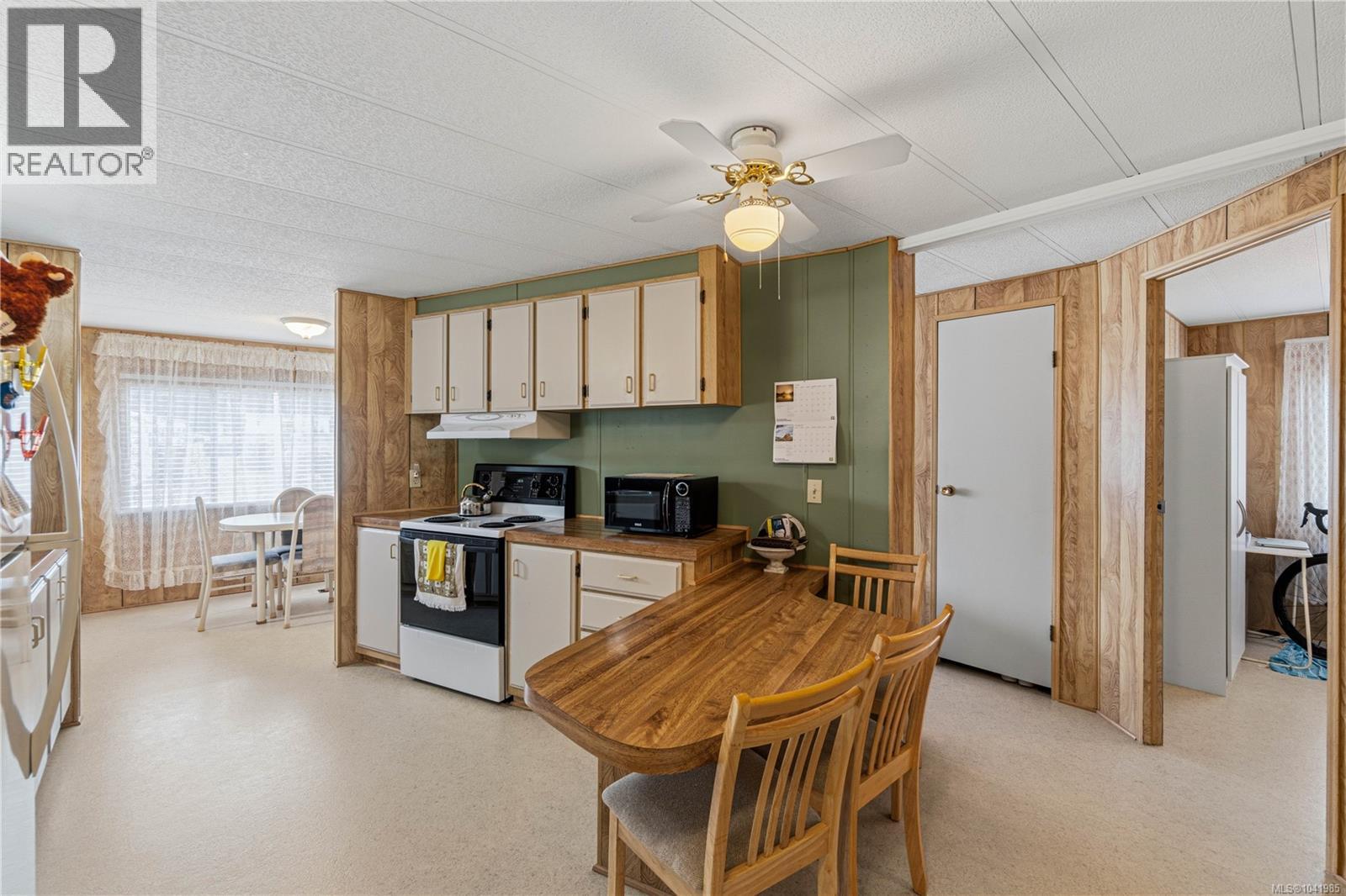 #15 4935 Broughton St - 7