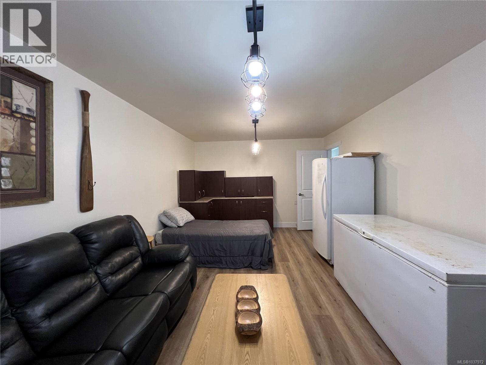 537 Maquinna Dr N - 20