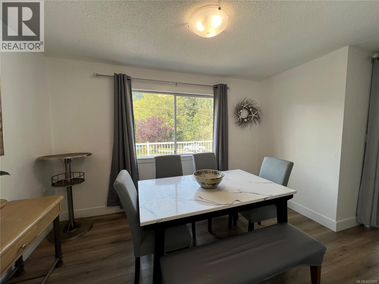 537 Maquinna Dr N - 9