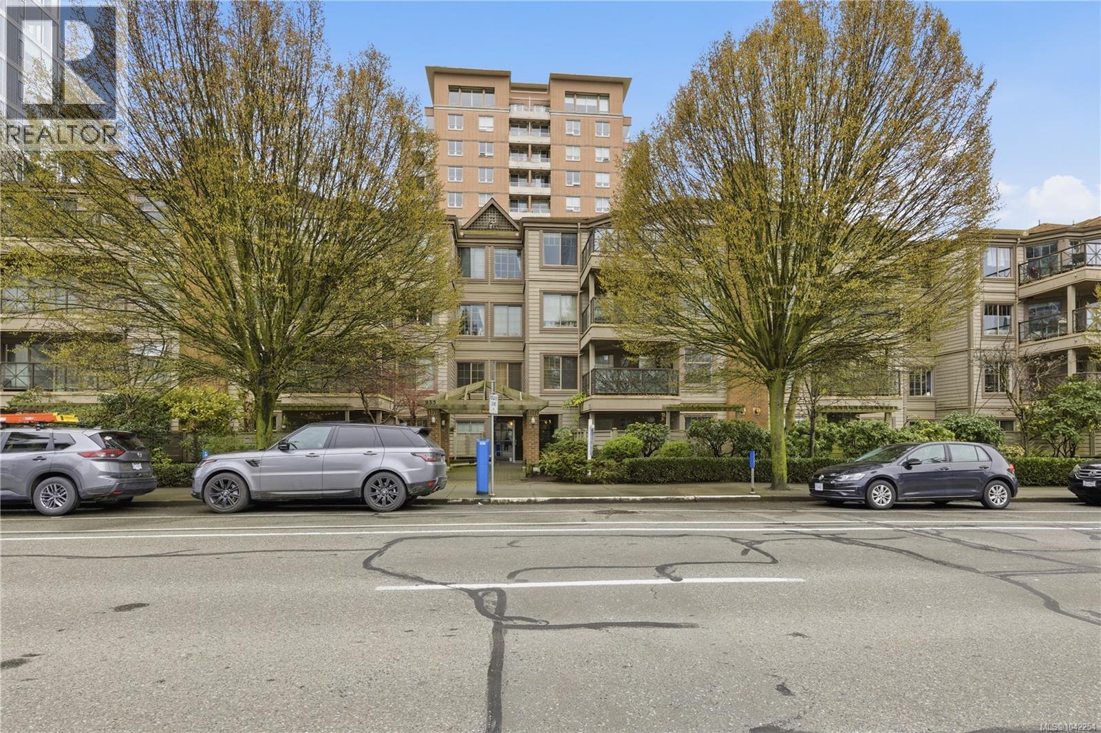 #305 935 Johnson St - 1