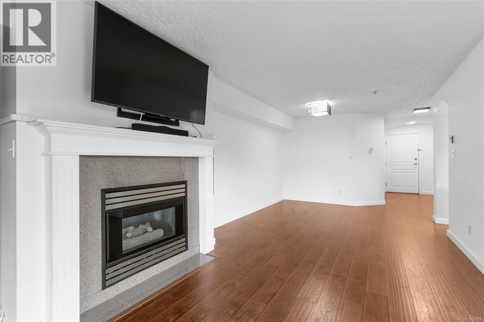 #305 935 Johnson St - 11