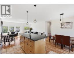 Kitchen - 365 Cougar Road, Kamloops, BC V2C6V1 Photo 12