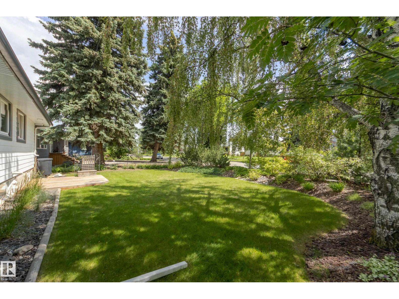 9503 77 St NW photo 3 — MLS® E4485598