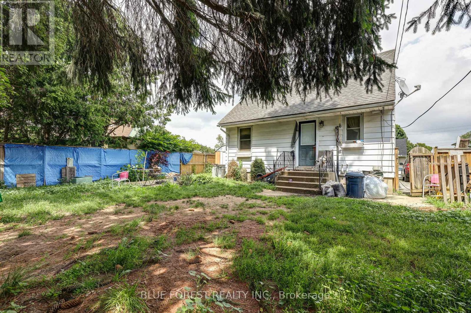 371 FLANDERS ROW - 32