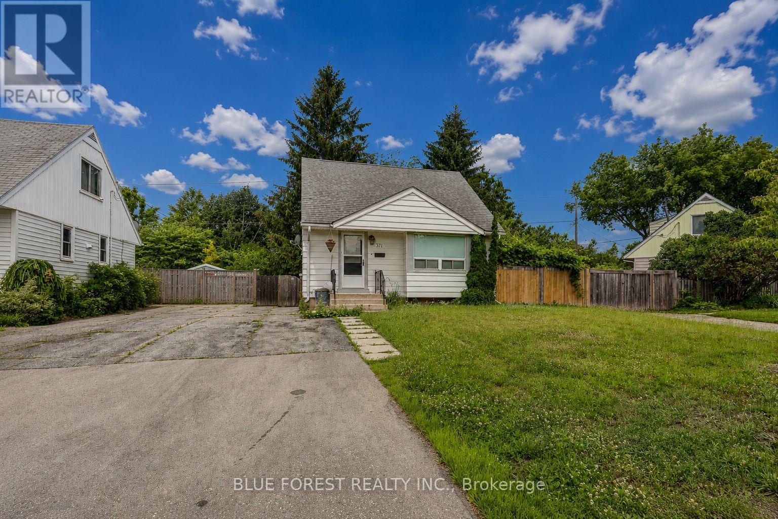371 FLANDERS ROW - 35