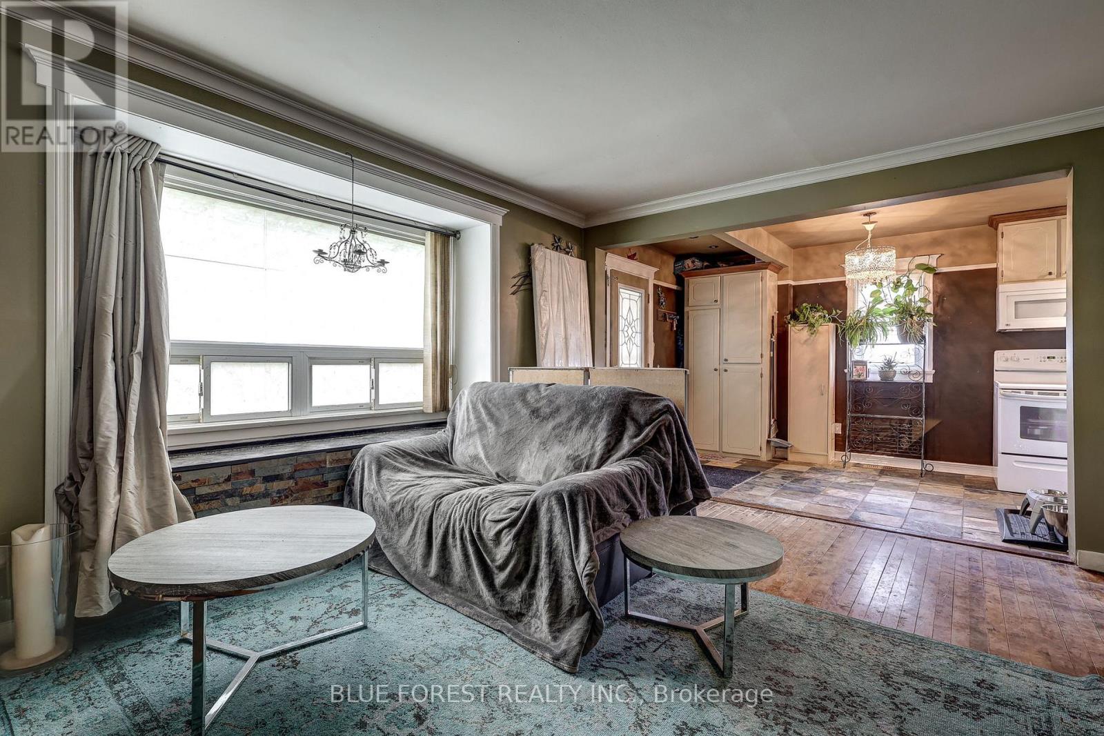 371 FLANDERS ROW - 8