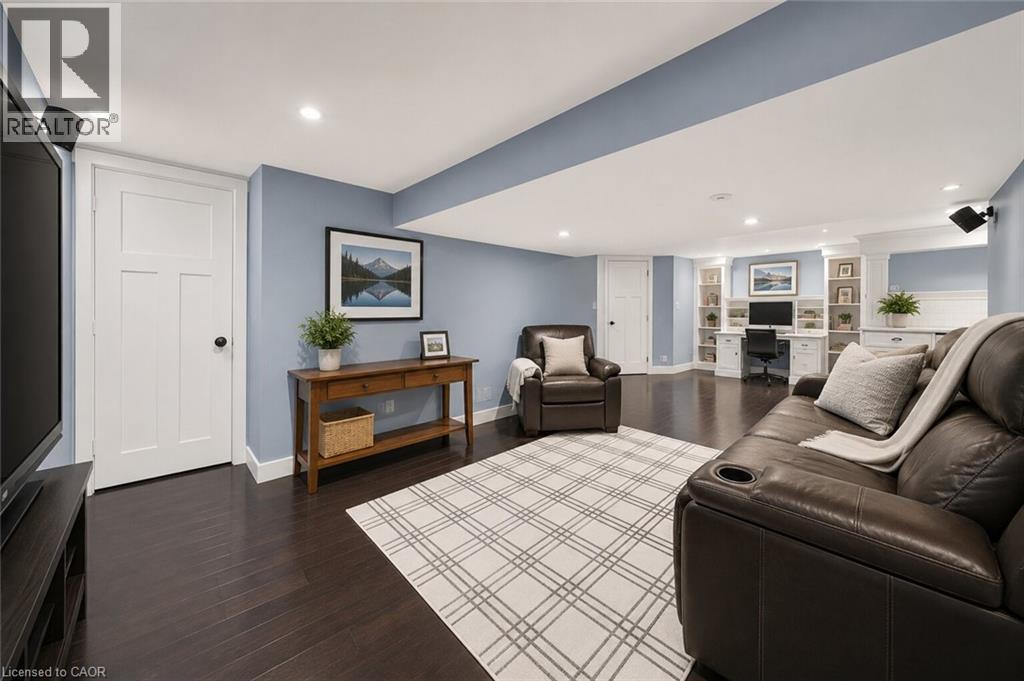 760 KINGSWAY Drive - 36