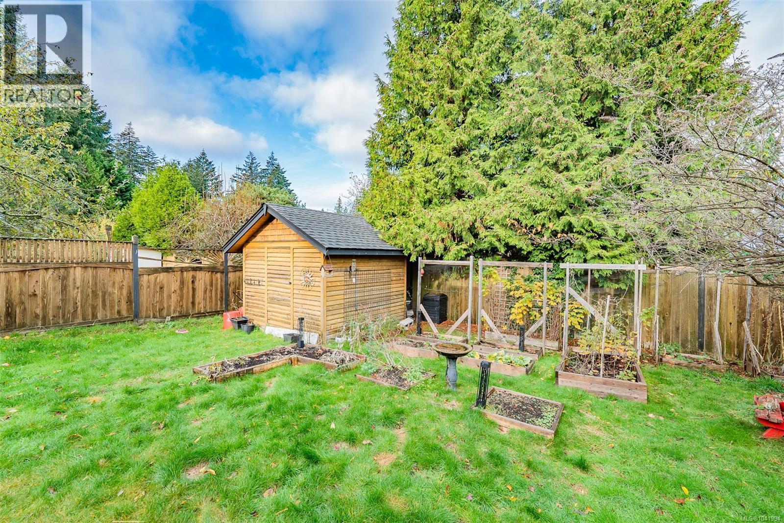 5524-5526 Lost Lake Rd, Nanaimo