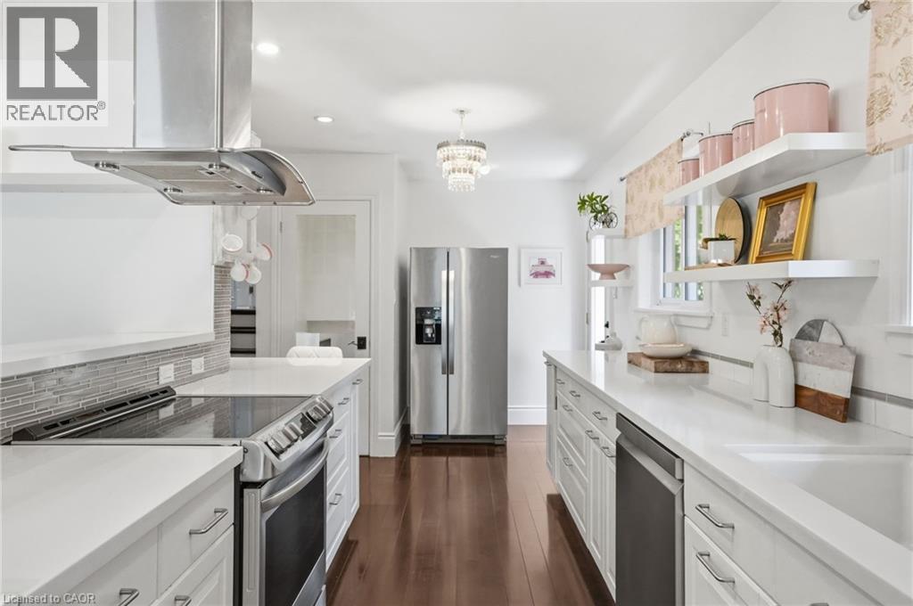 3411 LANSDOWN Drive - Image 13