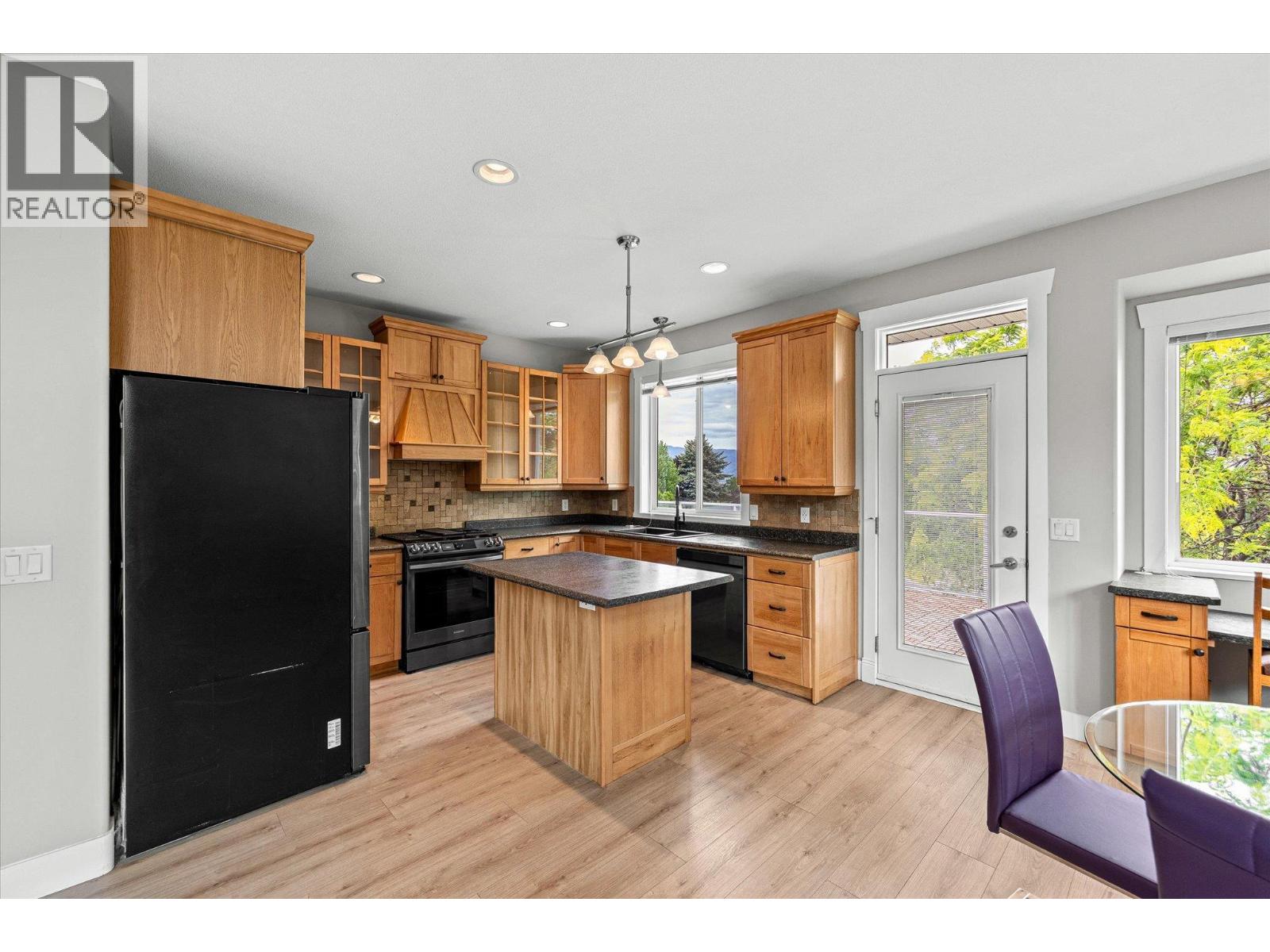 574 Gowen Place - 5