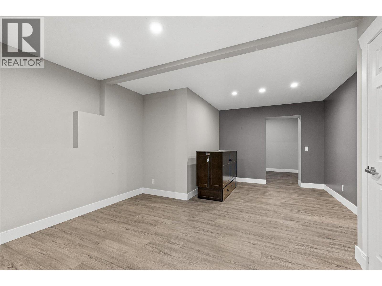 574 Gowen Place - 25