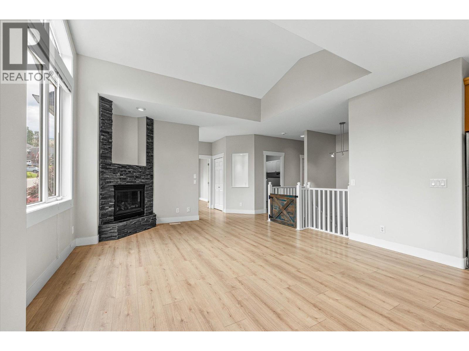 574 Gowen Place - 3